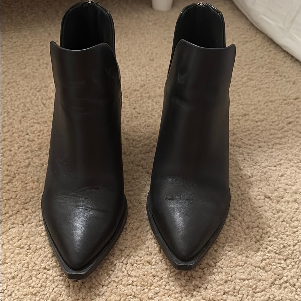 Elegant Black Ankle Boots